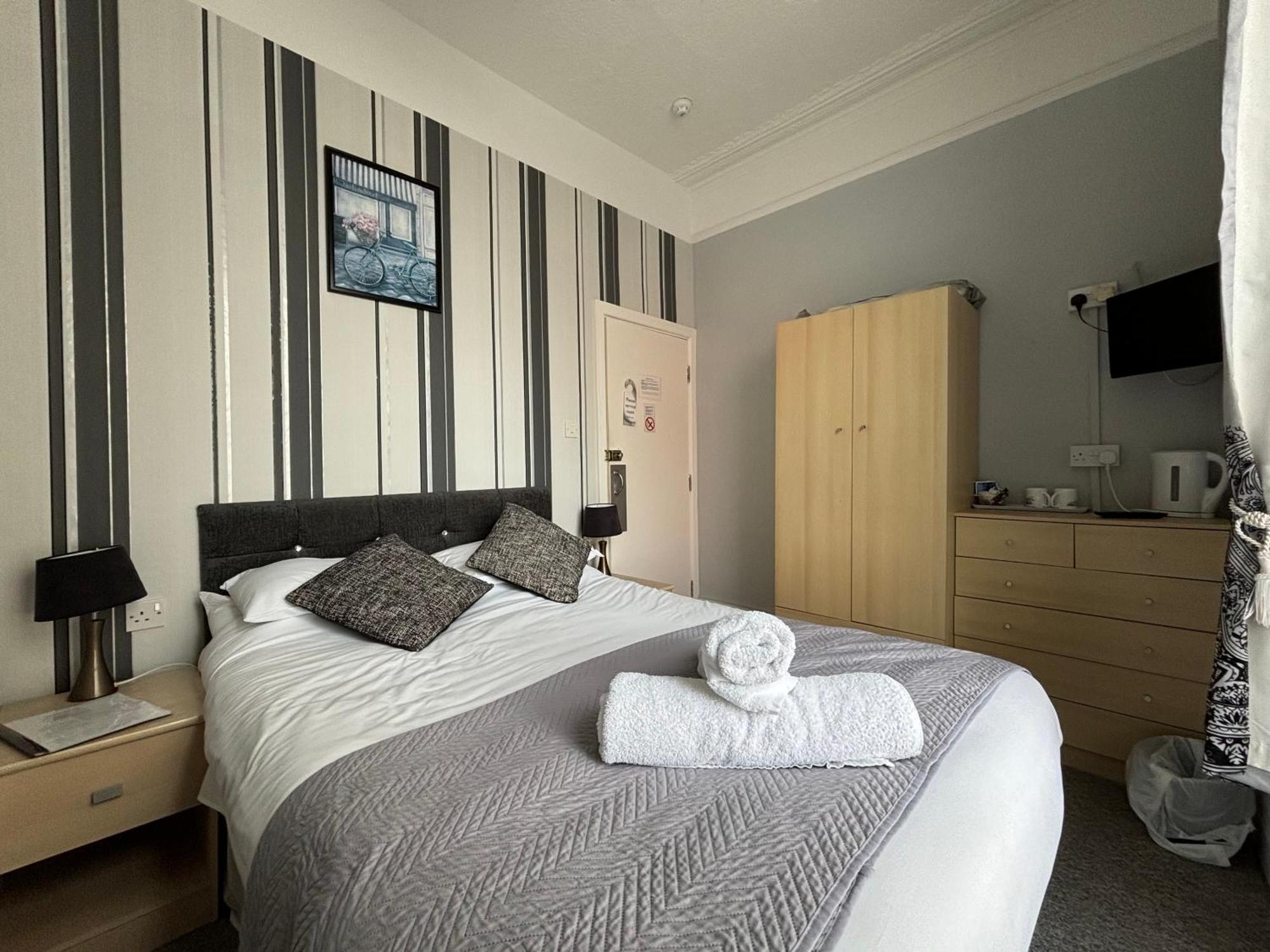 Three Palms Hotel Пейнтон Екстер'єр фото