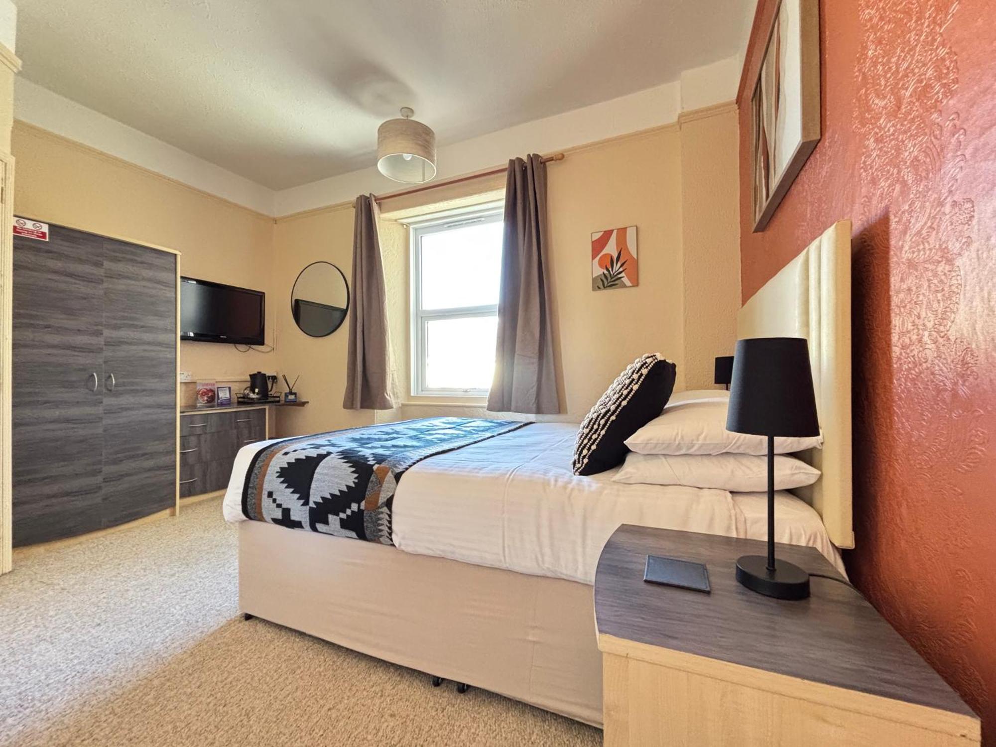 Three Palms Hotel Пейнтон Екстер'єр фото