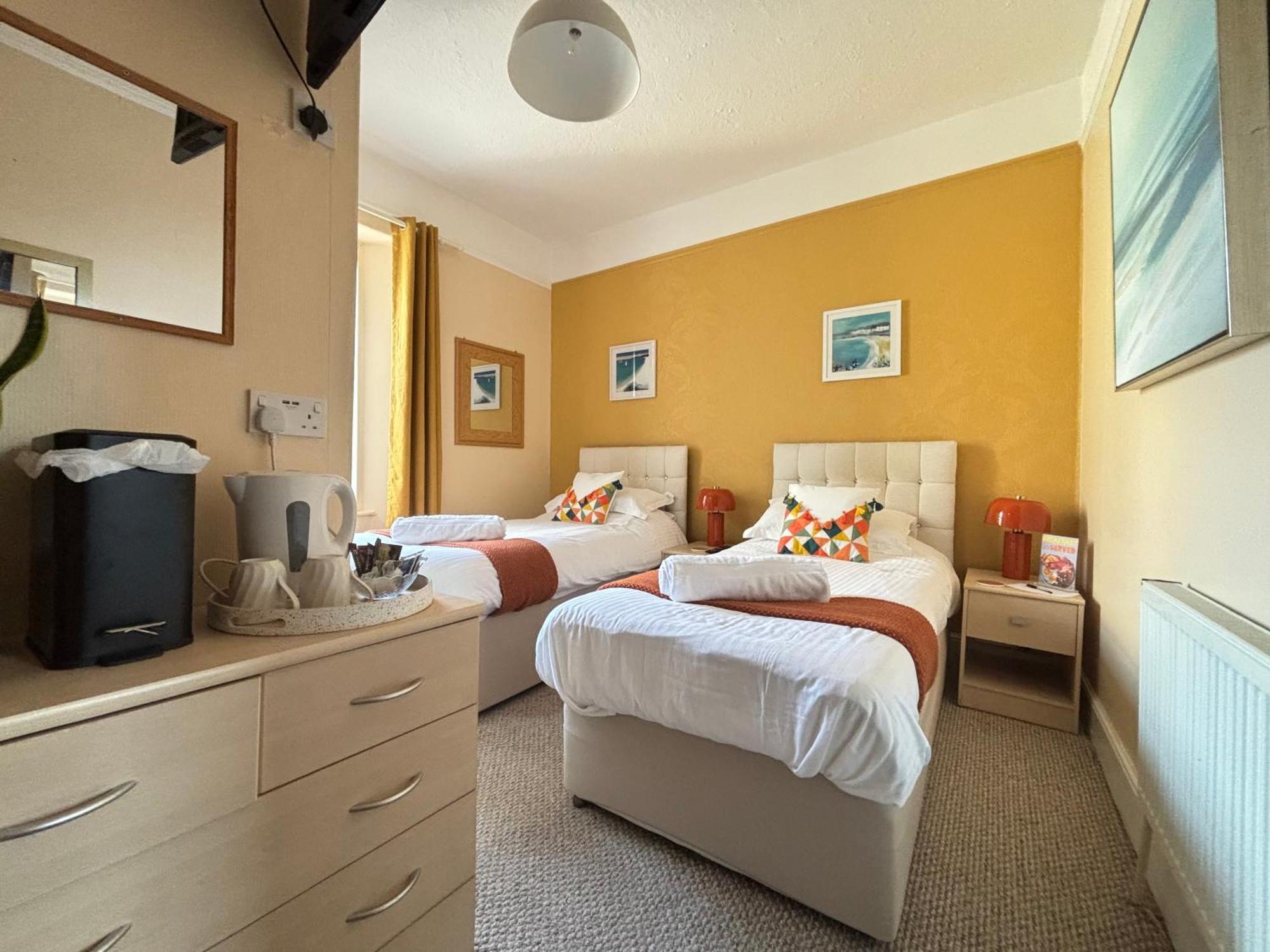 Three Palms Hotel Пейнтон Екстер'єр фото